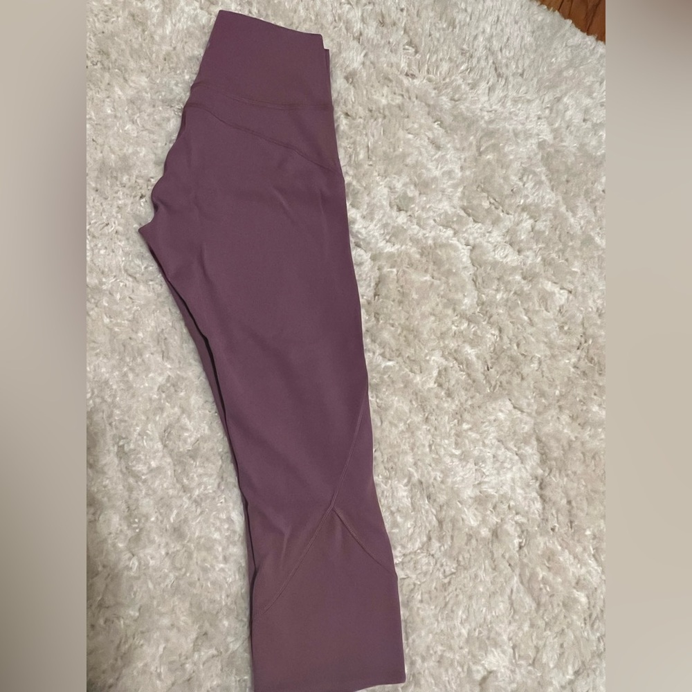 Lulu capri leggings size 4